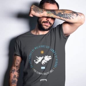 Remera Las Malvinas son ARGENTINAS - unisex