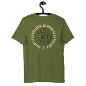 Remera unisex - Viajar es la respuesta