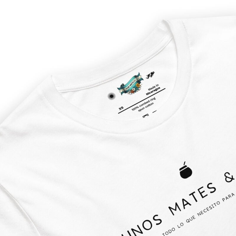 Remera argentina blanca estampa pecho Unos mates y vos, nostalgia argentina, sin modelo